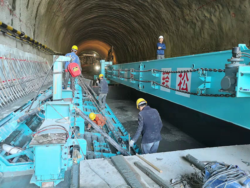 中鐵十一局承建杭溫鐵路朱店隧道移動棧橋